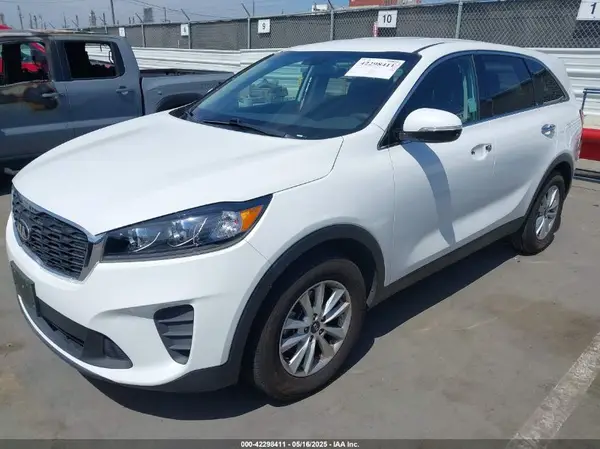 5XYPG4A38KG550585 2019 KIA SORENTO - Image 2