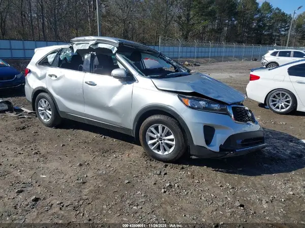 5XYPG4A38KG561974 2019 KIA SORENTO - Image 1