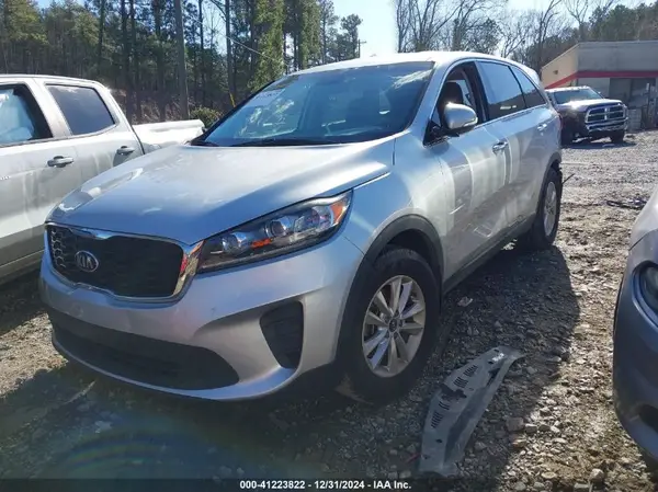 5XYPG4A38KG564907 2019 KIA SORENTO - Image 2