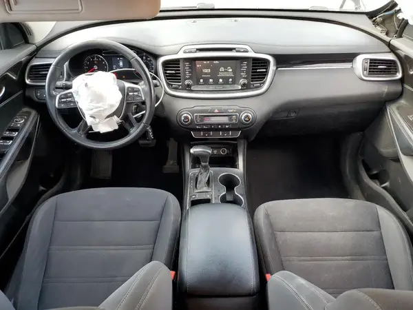 5XYPG4A38KG565281 2019 KIA SORENTO - Image 8