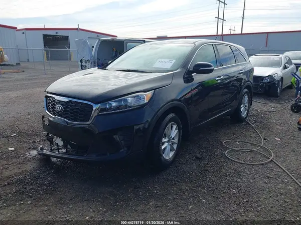 5XYPG4A38KG567001 2019 KIA SORENTO - Image 2