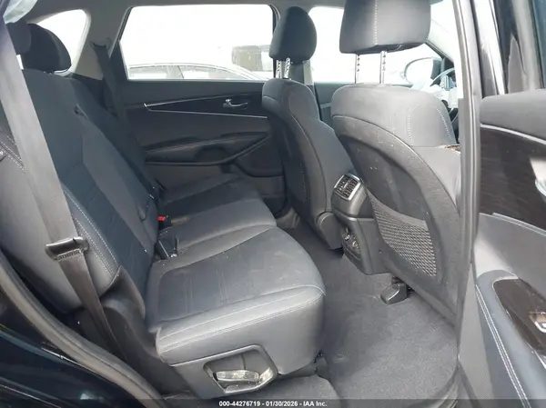 5XYPG4A38KG567001 2019 KIA SORENTO - Image 8