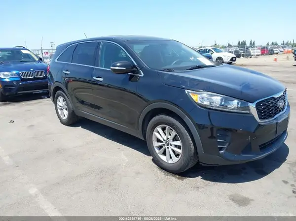 5XYPG4A38KG573882 2019 KIA SORENTO - Image 1