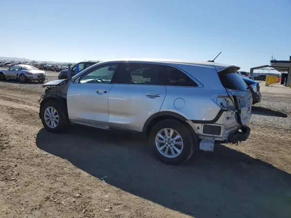 5XYPG4A38KG575373 2019 KIA SORENTO - Image 2