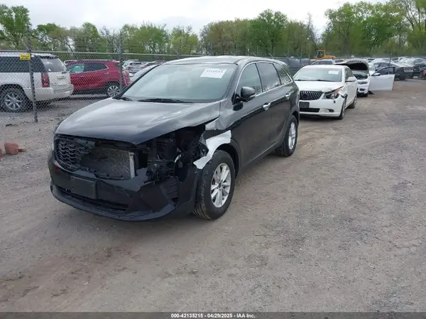 5XYPG4A38KG576667 2019 KIA SORENTO - Image 2