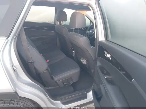5XYPG4A38KG577480 2019 KIA SORENTO - Image 8