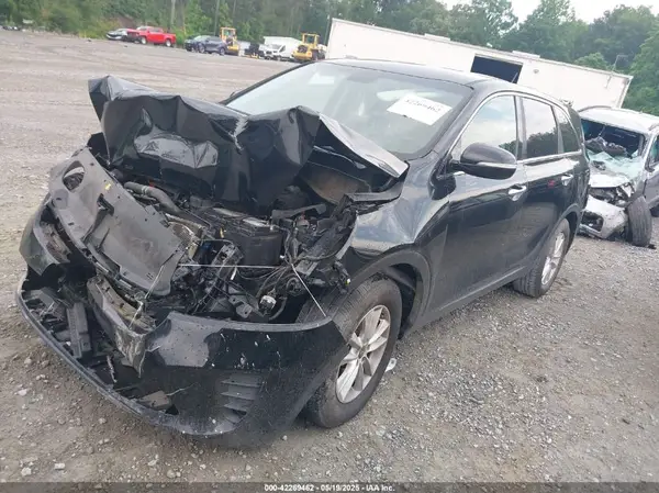 5XYPG4A38KG581934 2019 KIA SORENTO - Image 2