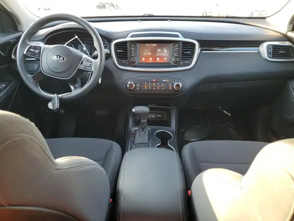 5XYPG4A38KG586275 2019 KIA SORENTO - Image 8