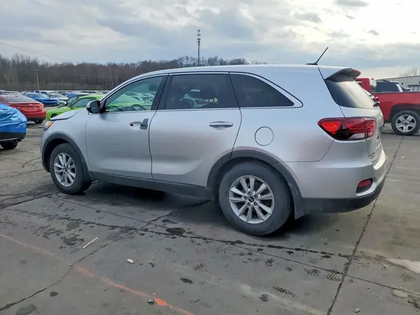 5XYPG4A38KG587135 2019 KIA SORENTO - Image 2