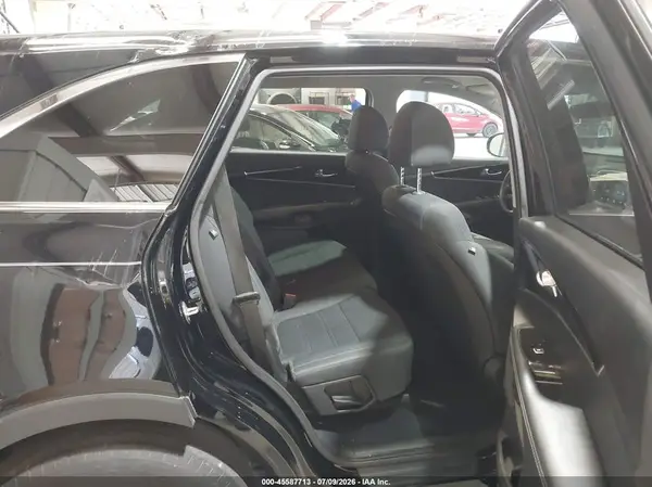 5XYPG4A38KG597812 2019 KIA SORENTO - Image 8