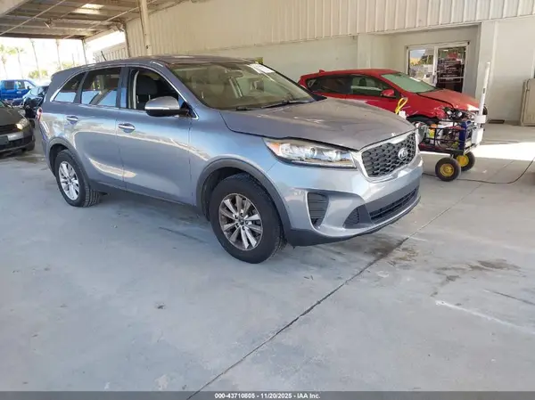 5XYPG4A38KG598250 2019 KIA SORENTO - Image 1