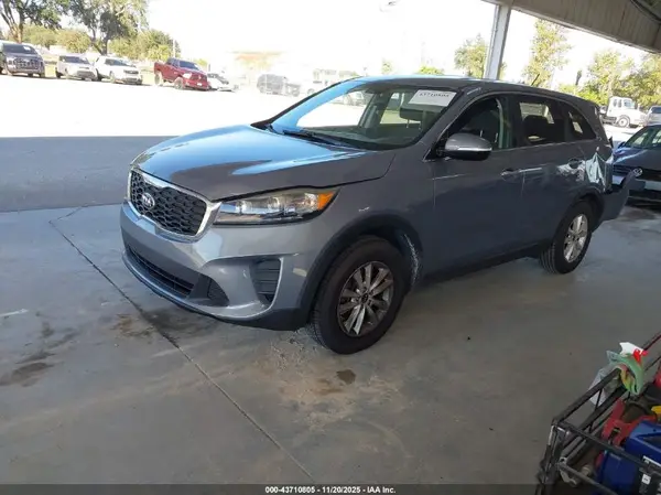 5XYPG4A38KG598250 2019 KIA SORENTO - Image 2