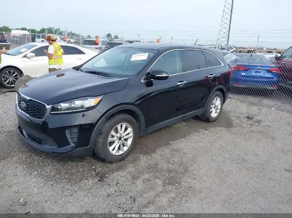 5XYPG4A38LG656763 2020 KIA SORENTO - Image 2