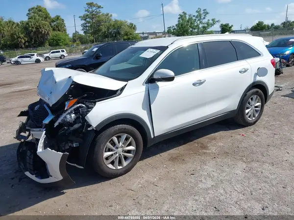 5XYPG4A39GG008158 2016 KIA SORENTO - Image 2
