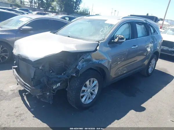 5XYPG4A39GG018933 2016 KIA SORENTO - Image 2