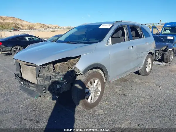5XYPG4A39GG019757 2016 KIA SORENTO - Image 2