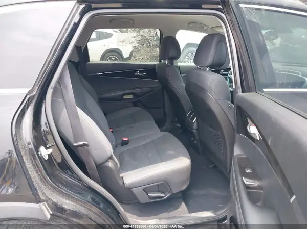 5XYPG4A39GG038566 2016 KIA SORENTO - Image 8