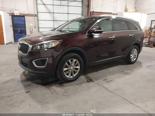 5XYPG4A39GG054685 2016 KIA SORENTO - Image 2