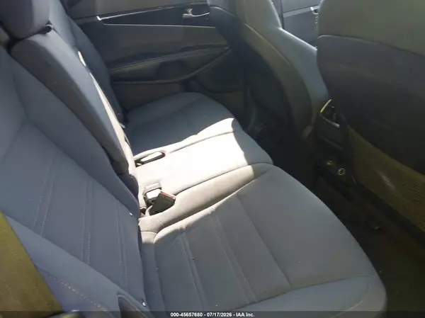 5XYPG4A39GG060681 2016 KIA SORENTO - Image 8