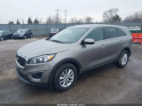 5XYPG4A39GG069512 2016 KIA SORENTO - Image 2