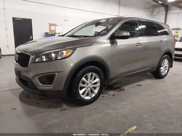 5XYPG4A39GG076010 2016 KIA SORENTO - Image 2