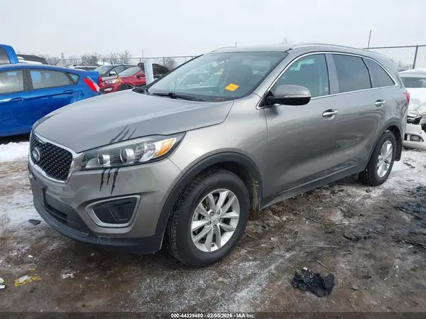 5XYPG4A39GG088531 2016 KIA SORENTO - Image 2