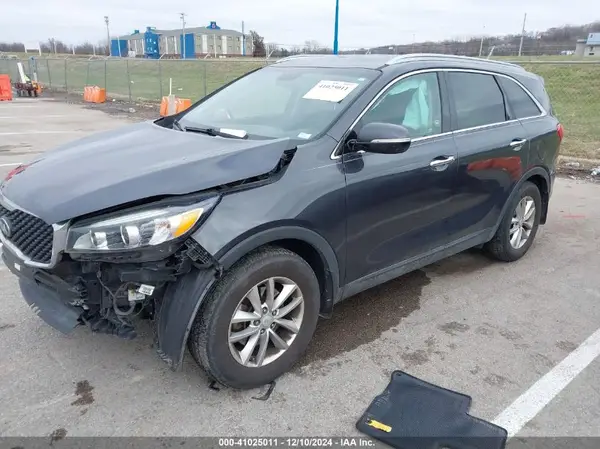 5XYPG4A39GG093728 2016 KIA SORENTO - Image 2