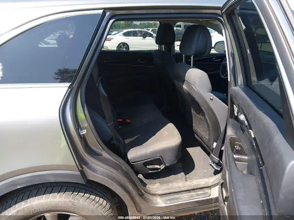 5XYPG4A39GG095804 2016 KIA SORENTO - Image 8