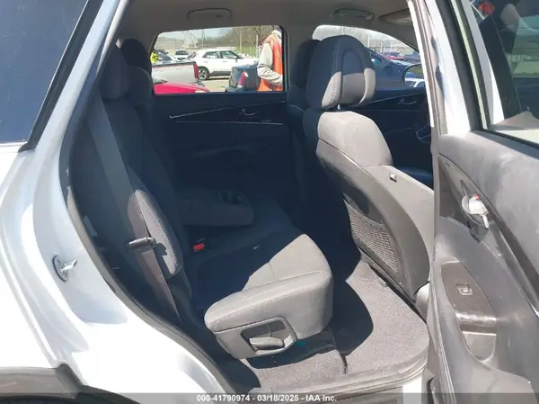 5XYPG4A39GG106459 2016 KIA SORENTO - Image 8
