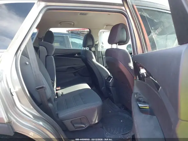 5XYPG4A39GG106610 2016 KIA SORENTO - Image 8