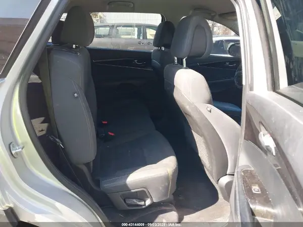 5XYPG4A39GG117557 2016 KIA SORENTO - Image 8