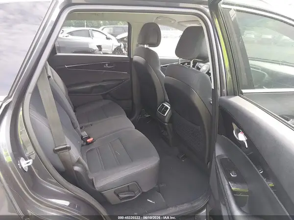 5XYPG4A39GG121639 2016 KIA SORENTO - Image 8