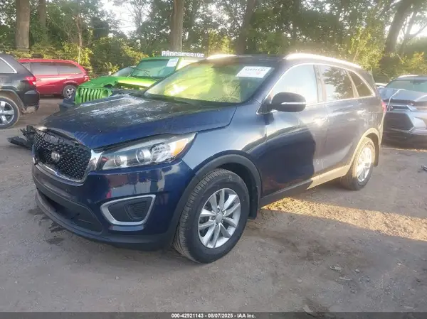 5XYPG4A39GG127392 2016 KIA SORENTO - Image 2