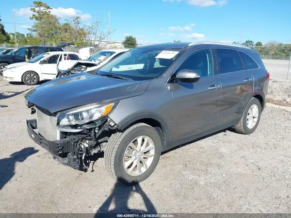 5XYPG4A39GG134570 2016 KIA SORENTO - Image 2