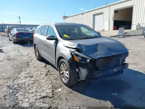 5XYPG4A39GG140692 2016 KIA SORENTO - Image 1