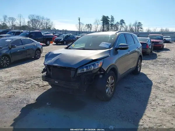 5XYPG4A39GG140692 2016 KIA SORENTO - Image 2