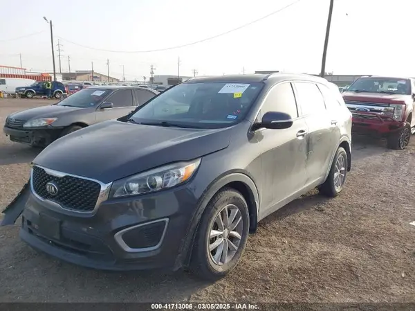 5XYPG4A39GG157427 2016 KIA SORENTO - Image 2