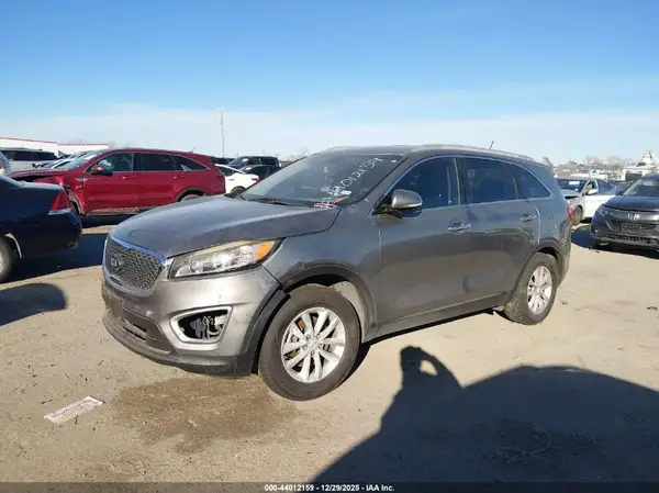 5XYPG4A39GG169951 2016 KIA SORENTO - Image 2