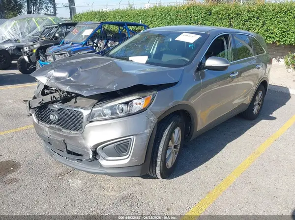 5XYPG4A39GG172610 2016 KIA SORENTO - Image 2