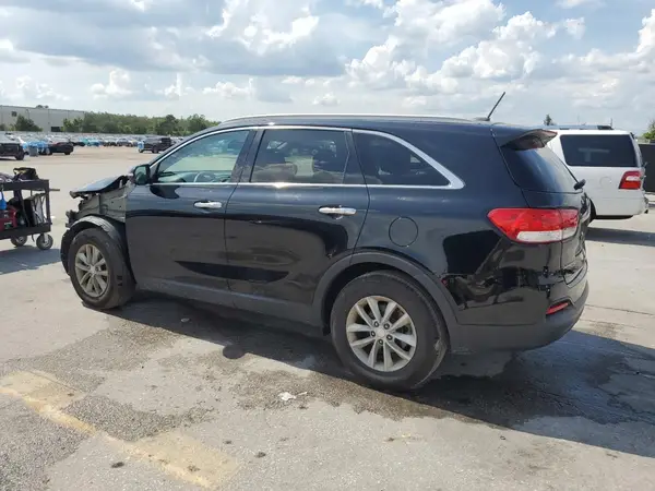 5XYPG4A39HG192972 2017 KIA SORENTO - Image 2