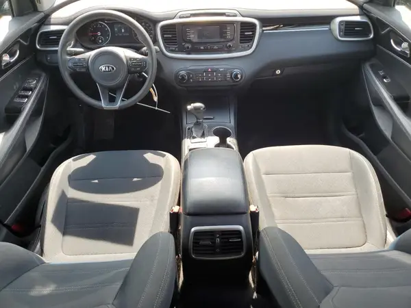 5XYPG4A39HG192972 2017 KIA SORENTO - Image 8