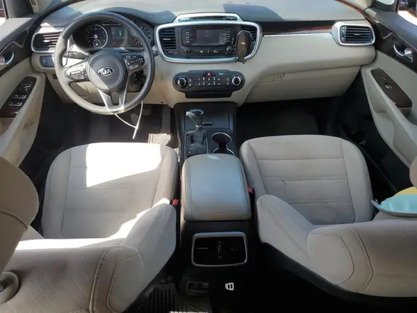 5XYPG4A39HG193863 2017 KIA SORENTO - Image 8