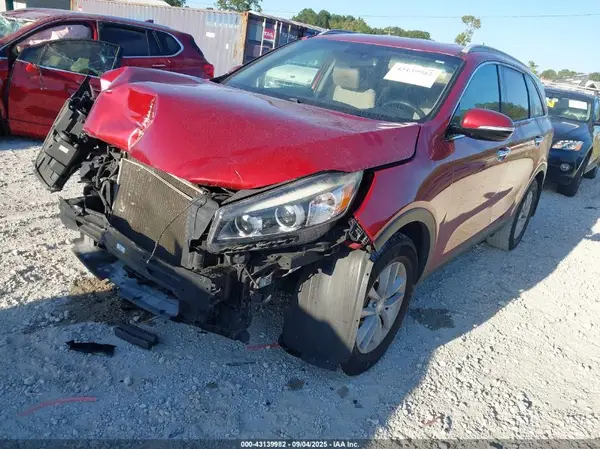 5XYPG4A39HG194561 2017 KIA SORENTO - Image 2