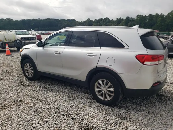 5XYPG4A39HG195869 2017 KIA SORENTO - Image 2