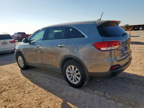 5XYPG4A39HG200651 2017 KIA SORENTO - Image 2