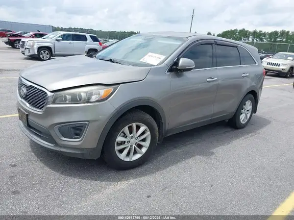 5XYPG4A39HG205283 2017 KIA SORENTO - Image 2