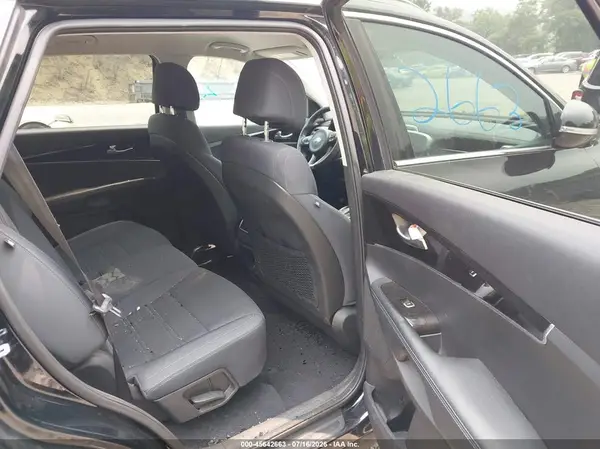 5XYPG4A39HG206109 2017 KIA SORENTO - Image 8