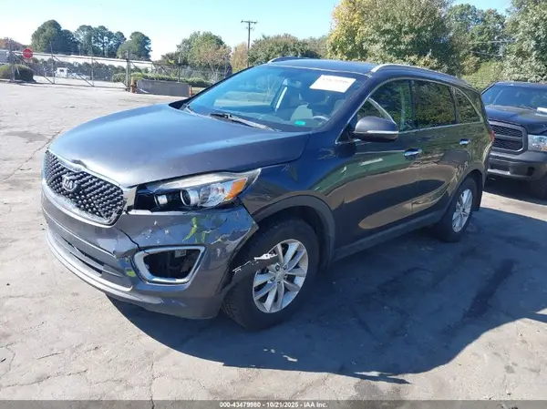 5XYPG4A39HG208216 2017 KIA SORENTO - Image 2