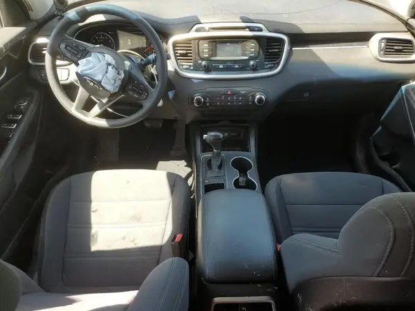 5XYPG4A39HG209138 2017 KIA SORENTO - Image 8