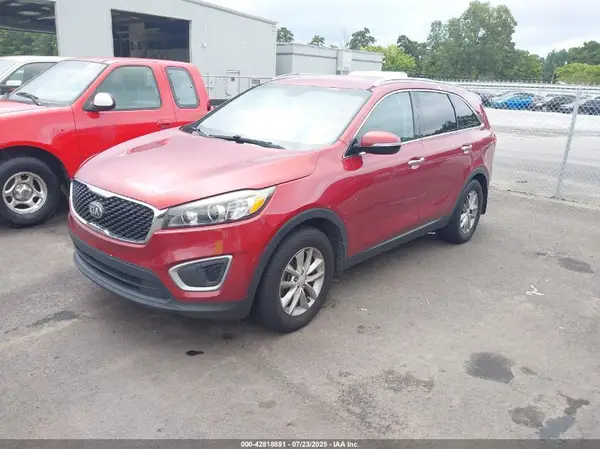 5XYPG4A39HG211195 2017 KIA SORENTO - Image 2